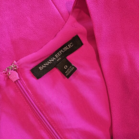 BANANA REPUBLIC, Magenta v-neck sleeveless midi dress - Picture 8 of 8